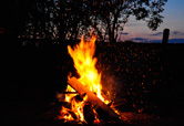 Lagerfeuer und Grillen